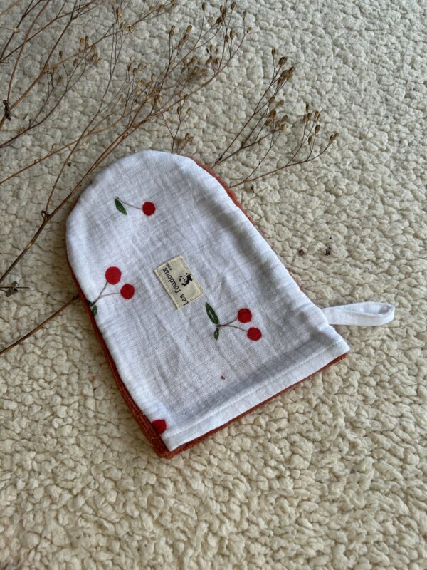 gant de toilette motif cerises