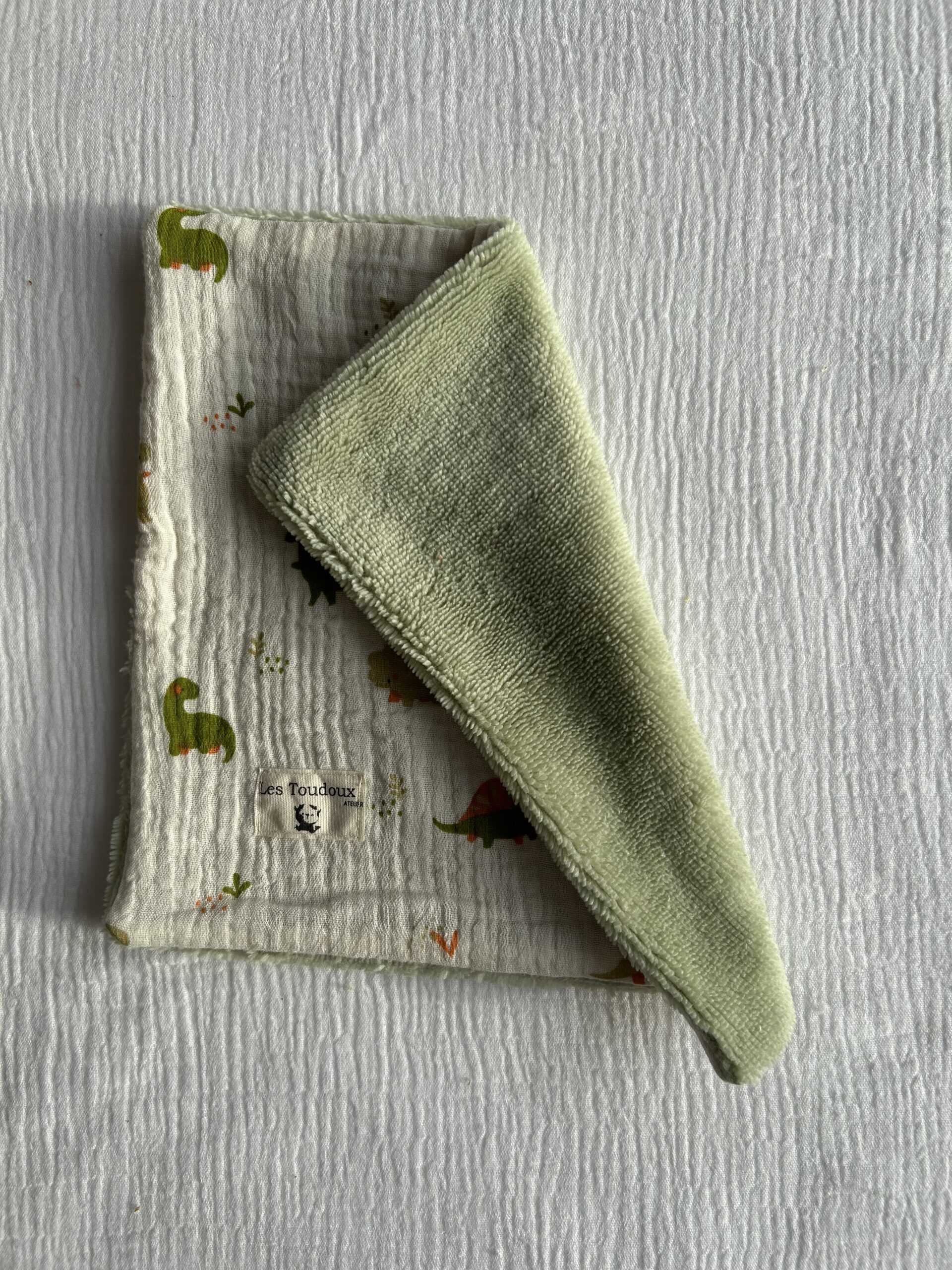 IMG_0436 essuie tout lavable motif dinausore